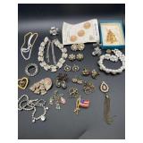 VINTAGE FASHION JEWELRY NECKLACES, BROOCHES, PINS