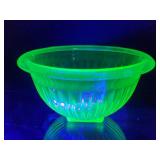 Vtg Hazel Atlas Green Uranium Glass Rolled Edge