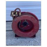 WALL MOUNT AIR HOSE RETRACTABLE REEL BY SPEEDAIRE