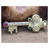 18K Gold, Ruby & Emerald Key Brooch Louvre 18g