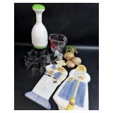 Kitchen Items w/ Decor