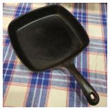 Griswold Cast Iron Square 9 1/2' Skillet