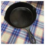 Early Griswold 'Erie' Cast Iron #8 Skillet