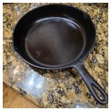 Cast Iron '8 H' Marked Skillet