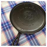 Griswold Cast Iron Griddle #9 609 A