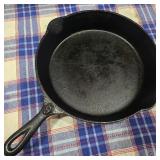Lodge #9 H Cast Iron Skillet