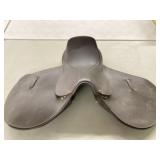 BONDED LEATHER ENGLISH RIDING SADDLE USED GOOD