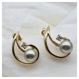 14k YELLOW GOLD DIAMOND & PEARL POST EARRINGS
