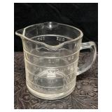 VINTAGE 3-SPOUT 1-CUP GLASS MEASURING CUP