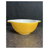 VINTAGE PYREX SOLID YELLOW CINDERELLA MIXING BOWL