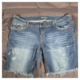 AMETHYST SZ 20 CUT OFF JEANS
