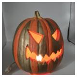 LIT HALLOWEEN PUMPKIN