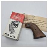 NOS PACHMAYR WALNUT RUGER PISTOL GRIPS PART #RSE