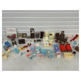 DOLL HOUSE FURNITURE WOOD & PLASTIC