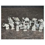 20 VINTAGE PEWTER DUNGEON & DRAGONS FIGURES