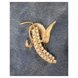 Sarah Coventry Costume Jewelry Brooch