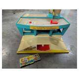 Vintage Fisher Price 1972 Little People Play