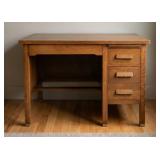 3/4 Size Teacher - Style Oak Desk Excellent!