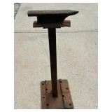 RAILROAD RAIL ANVIL ON STAND