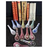 13 PORCELAIN CHINESE SOUP SPOONS W/ CHINESE &