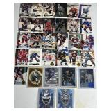 31 NHL HOCKEY CARDS INCLUDING ROOKIE CARDS IN