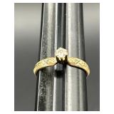 WOMENï¿½S 14K. GOLD RING DIAMOND 1.7 GRAMS