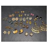 Large Lot Vintage Costume Jewelry Clip On