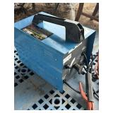 CHICAGO ELECTRIC 110 ELECTRIC ARC WELDER. HAS