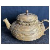 VINTAGE WOVEN BASKET IN SHAPE OF TEA POT