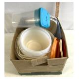 Food containers with lids