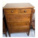 5 drawer wooden dresser missing two knobs