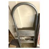 Aluminum step ladder