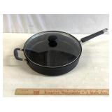Pampered chef professional pan