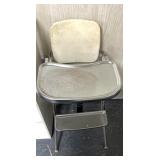 Retro highchair