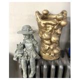 2 pieces of garden decor