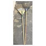 2 rakes