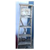 5ï¿½ wooden ladder