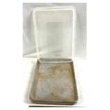 4 pizza pan/cookie sheets, one cover