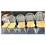 5 matching dining room chairs some ware