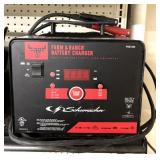 Farm and ranch battery charger like new FR01335