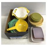 Tupperware/strainers/measuring