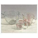 Glass measuring cups/Pyrex