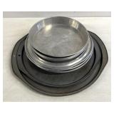 Pizza pans/pie dishes