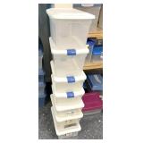 13 small to mid sized containers