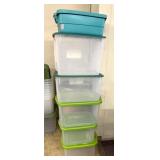 6 plastic containers