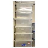 6 plastic containers