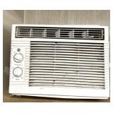 Window air conditioner works