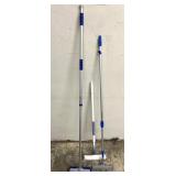 Window cleaners/cleaning brush