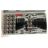 Tap and die set