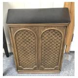 Retro laundry basket